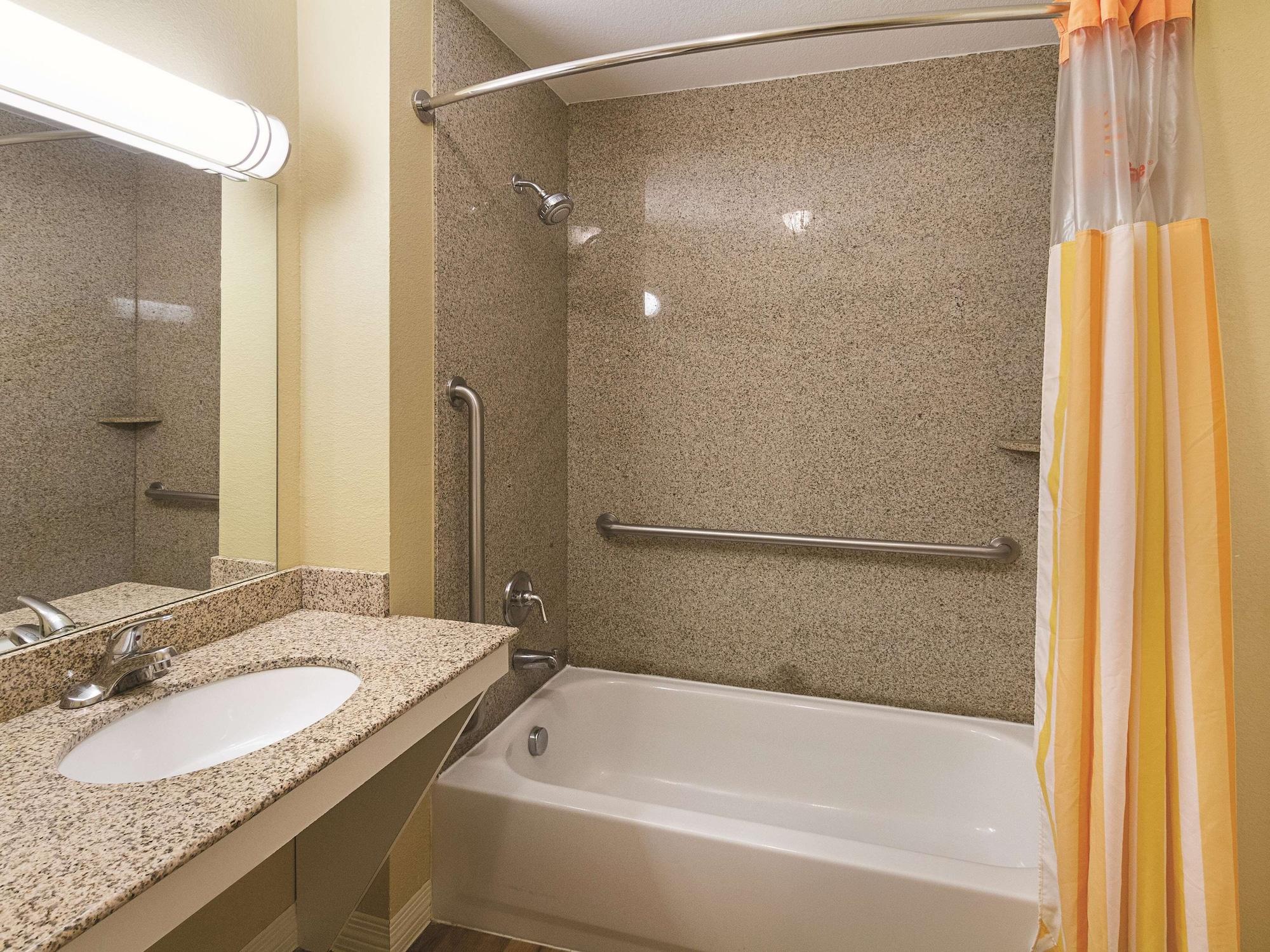 La Quinta By Wyndham Waxahachie Hotel Ngoại thất bức ảnh